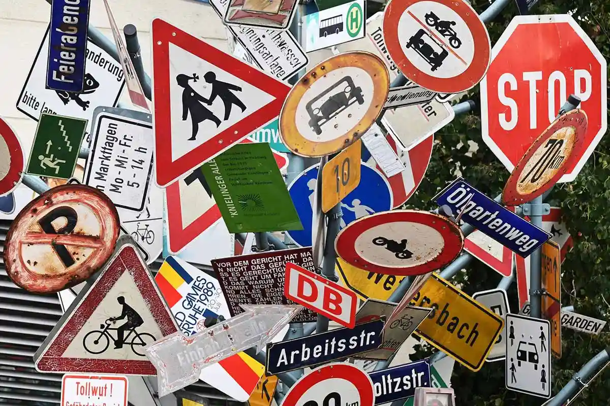 8 немецких дорожных знаков, что сбивают с толку иностранцев