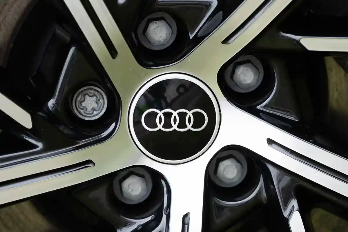 Audi отвоевывает позиции у BMW и Mercedes