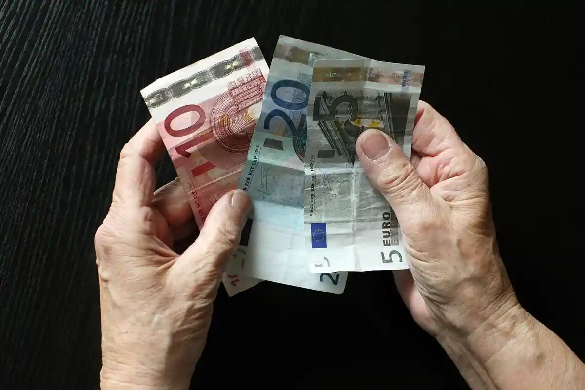 "Экономисты" выступили за создание фондов для обеспечения пожилых людей
