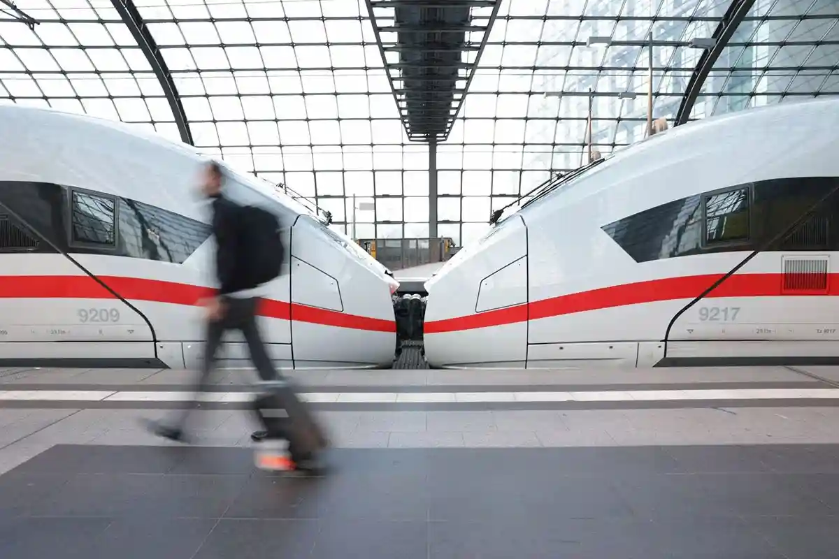 Почему Швейцария лучше Германии по надежности поездов. Фото: Joerg Carstensen/dpa