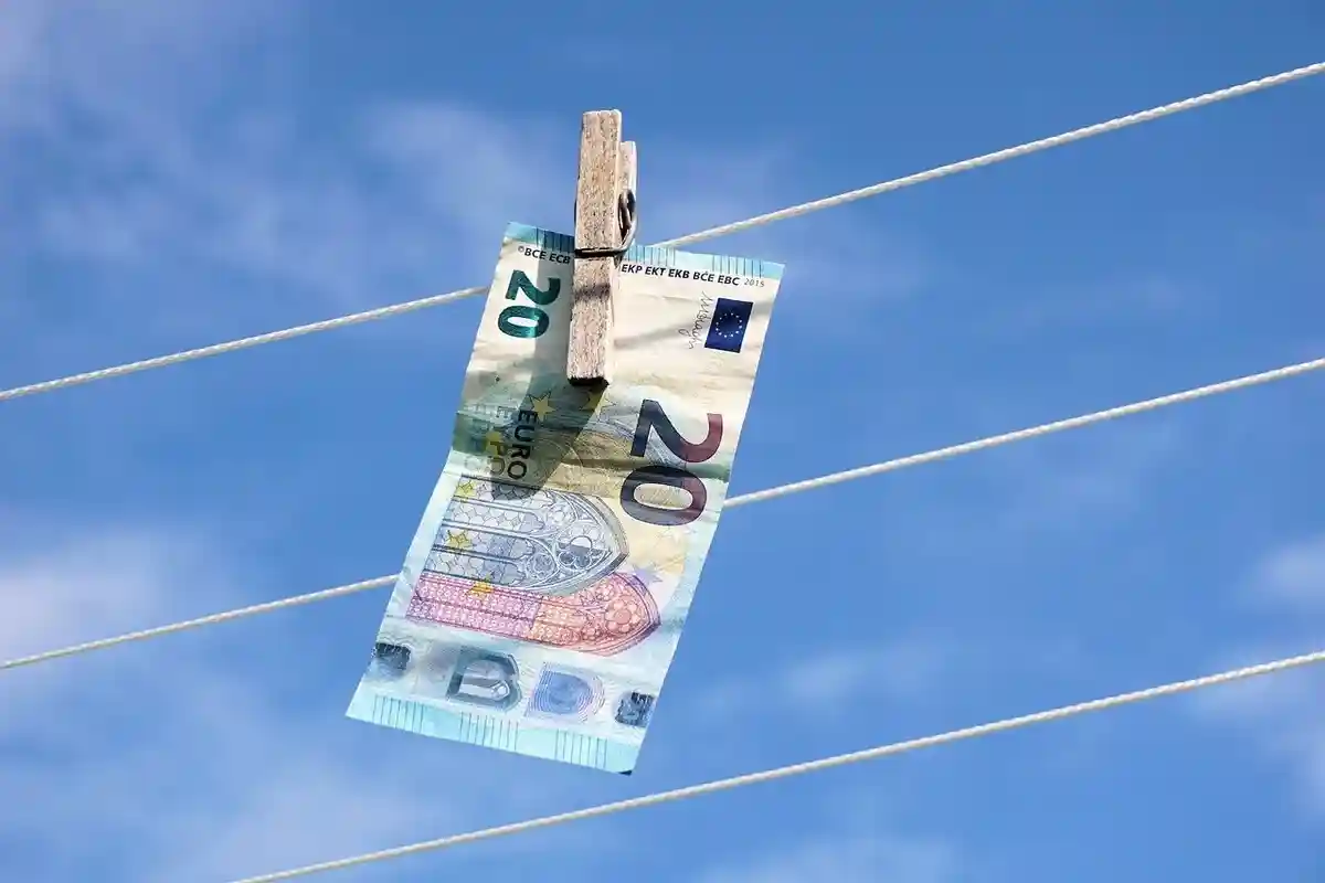 Порванная банкнота не обесценивается. Фото: Andreas Lischka / Pixabay