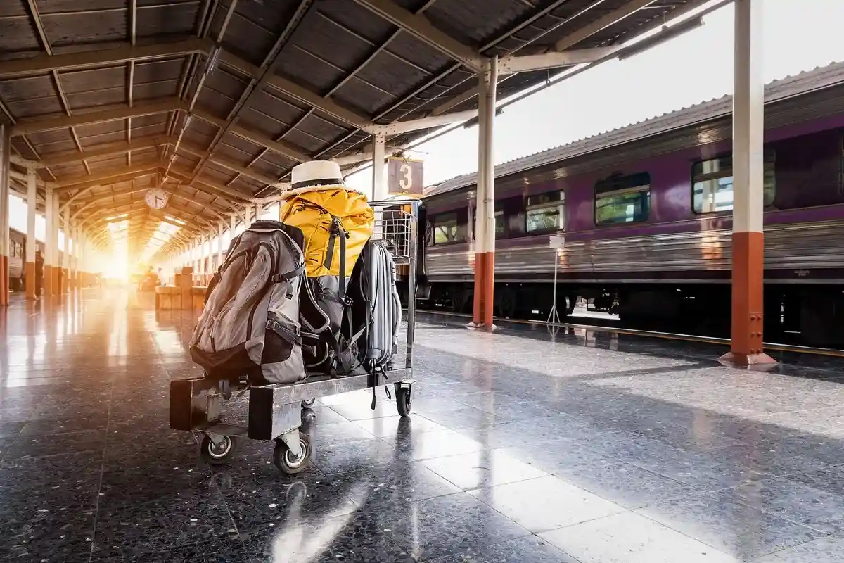 Путешествие с Deutsche Bahn может пойти не по плану из-за ошибки с багажом. Фото: veerasak Piyawatanakul / pexels.com