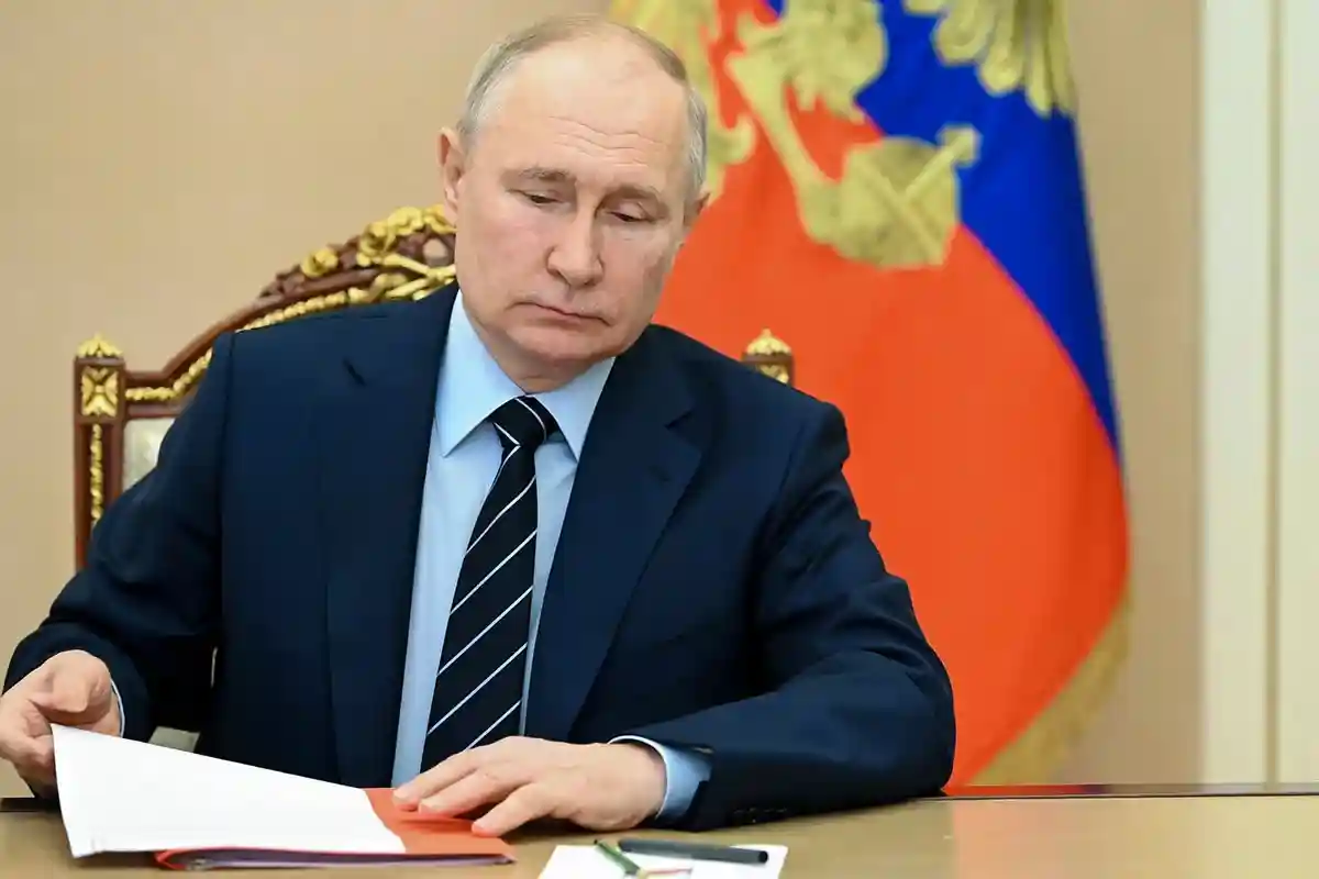 Путин пригрозил применить кассетные бомбы против Украины