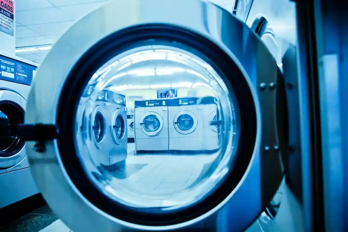 Сколько воды потребляет стиральная машина зависит от ее модели. Фото: Ekaterina Belinskaya / pexels.com