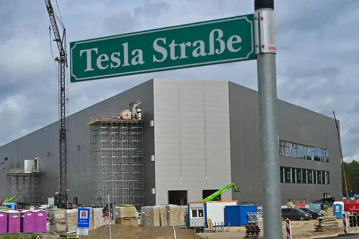 Tesla хочет расширить завод по производству аккумуляторов