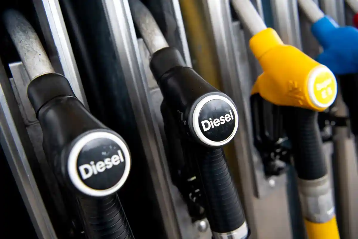 ADAC: цены на топливо в Германии высоки