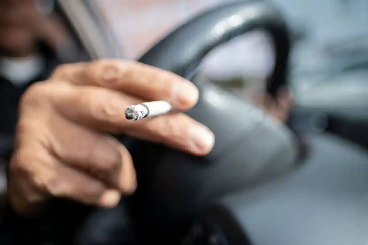 В Германии хотят запретить курение в автомобиле с детьми