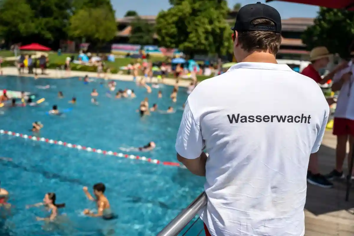 Компания Wasserwacht в Баварии обучит детей плаванию
