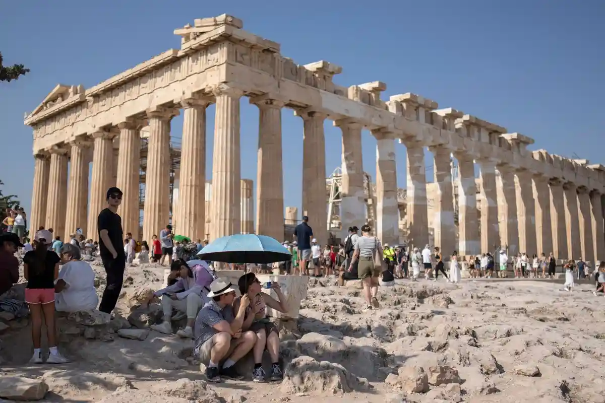 Жара в Греции и на Кипре - Акрополь закрыт