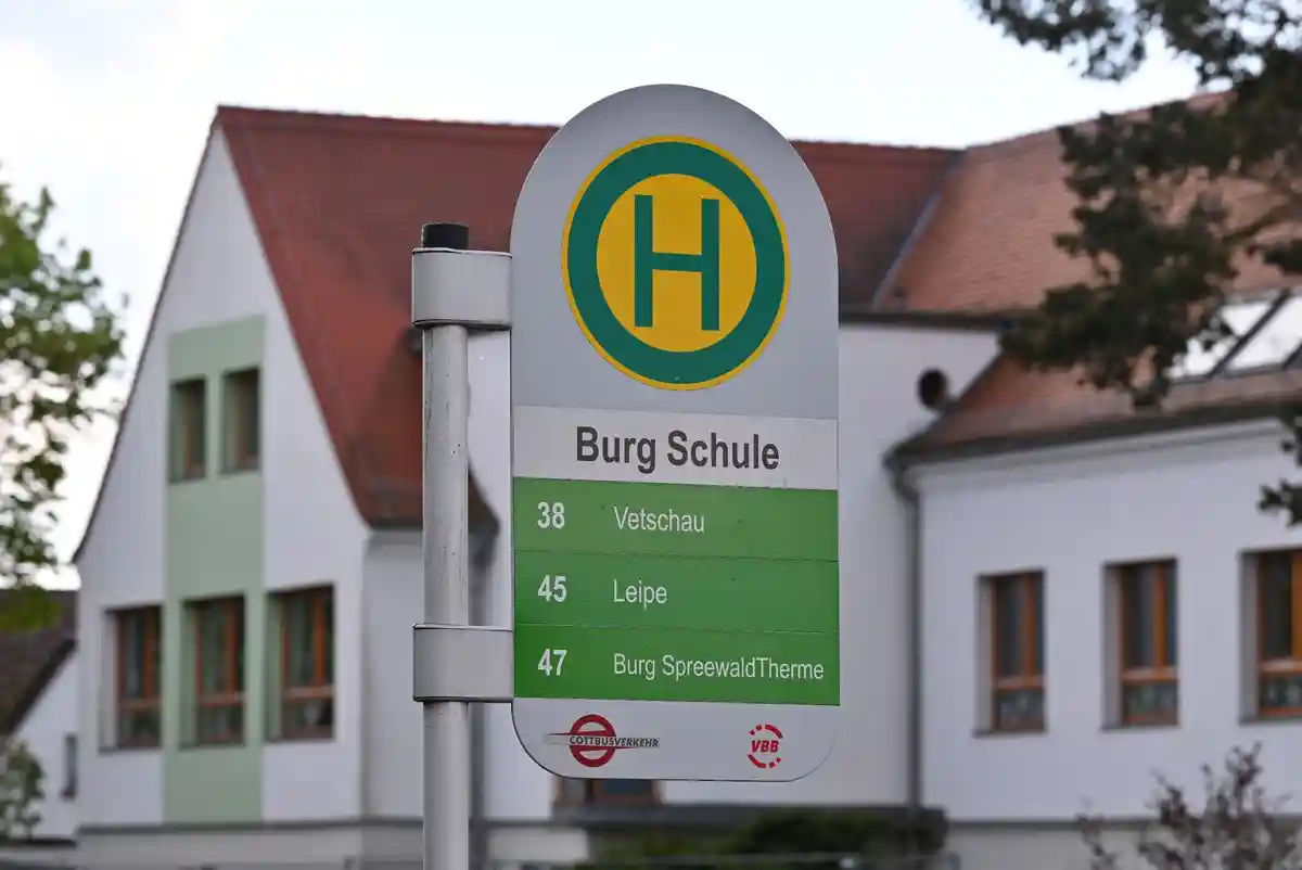 Автобусная остановка "Burg Schule