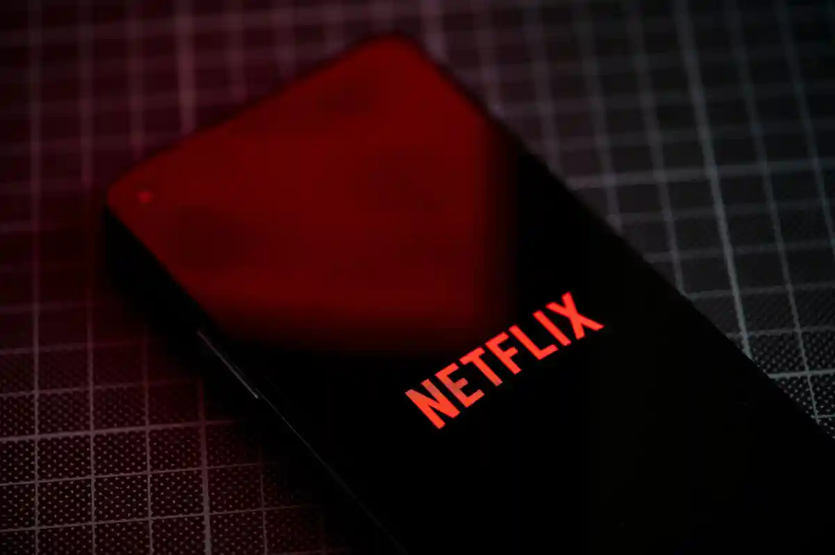 Борьба с "халявщиками" приносит Netflix клиентов