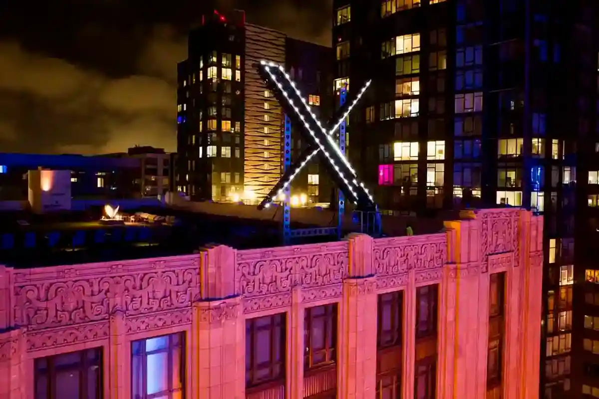 Логотип X снова убран с крыши здания Twitter
