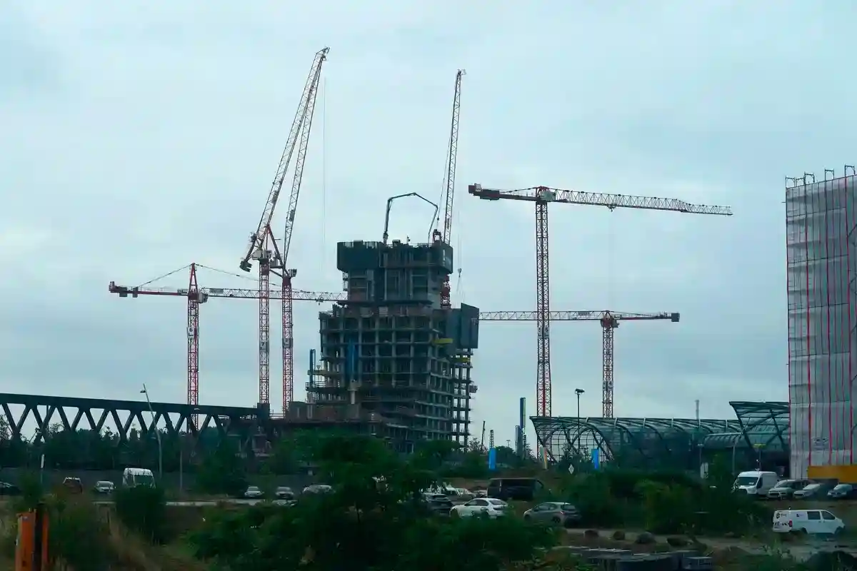 Строительство башни "Эльба" продолжается: высота составляет уже 60 метров