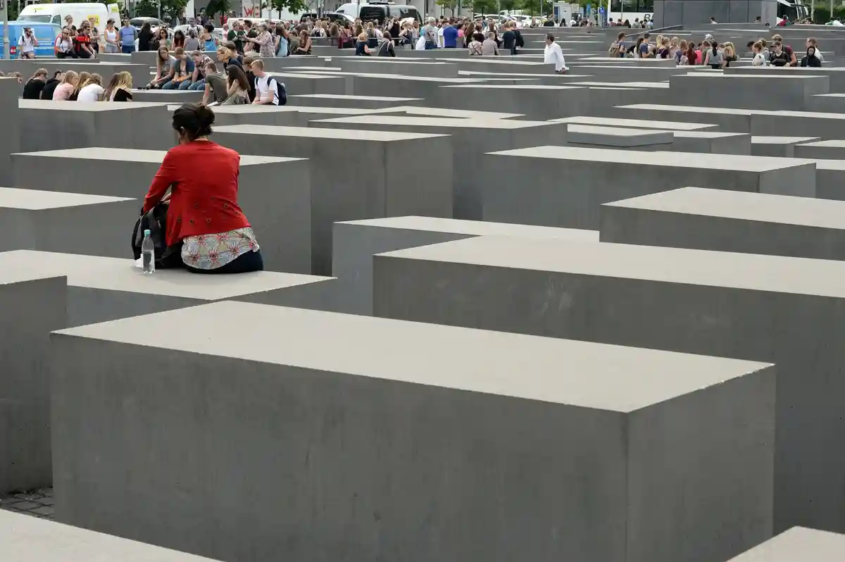 Мемориал Холокоста: Новая концепция защиты