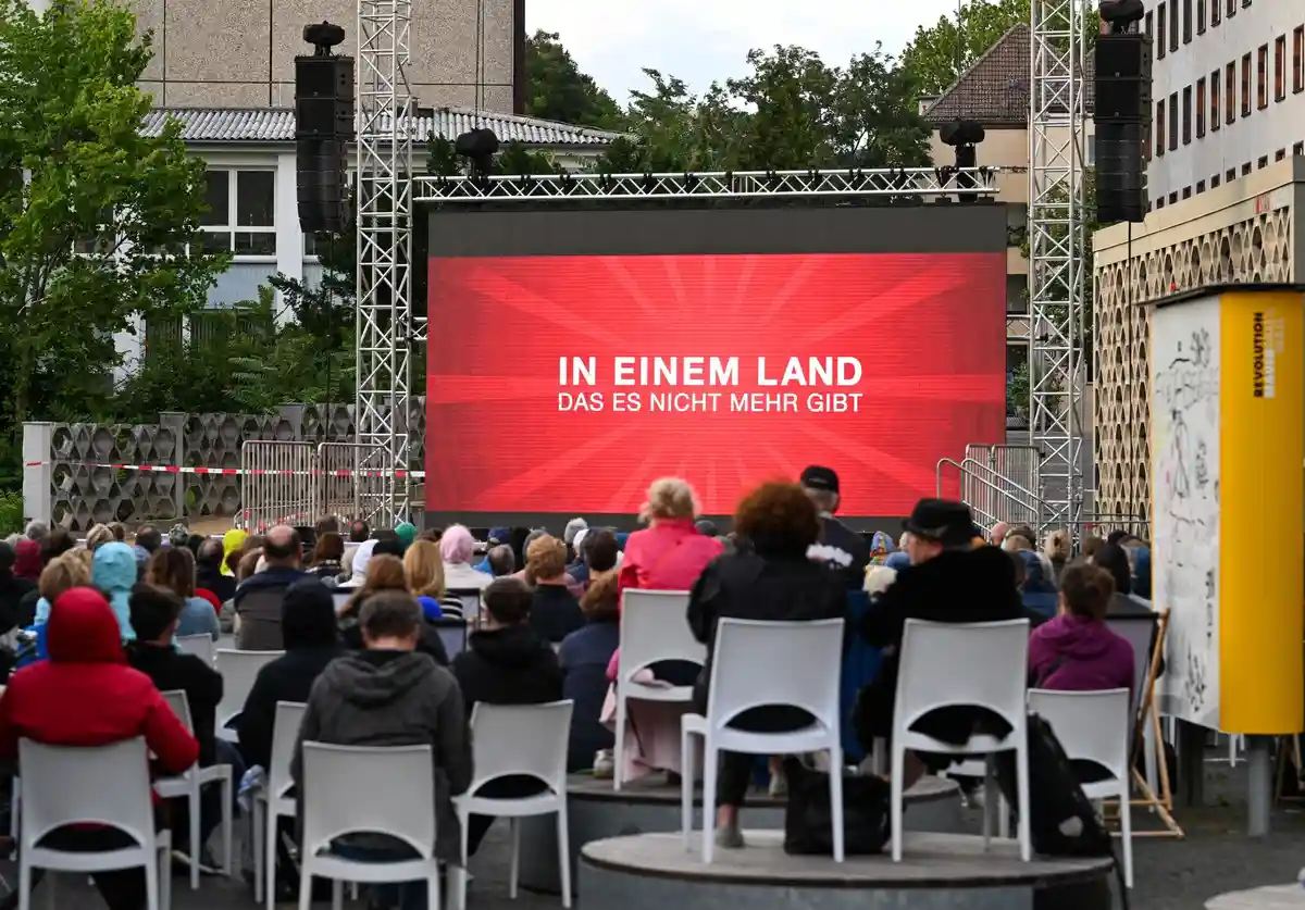 Штаб-квартира Штази покажет серию фильмов о ГДР
