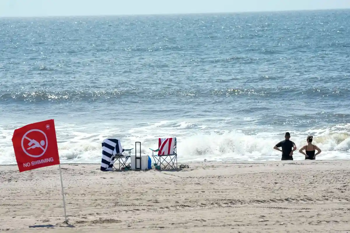 Акула ранила женщину на одном из пляжей Нью-Йорка