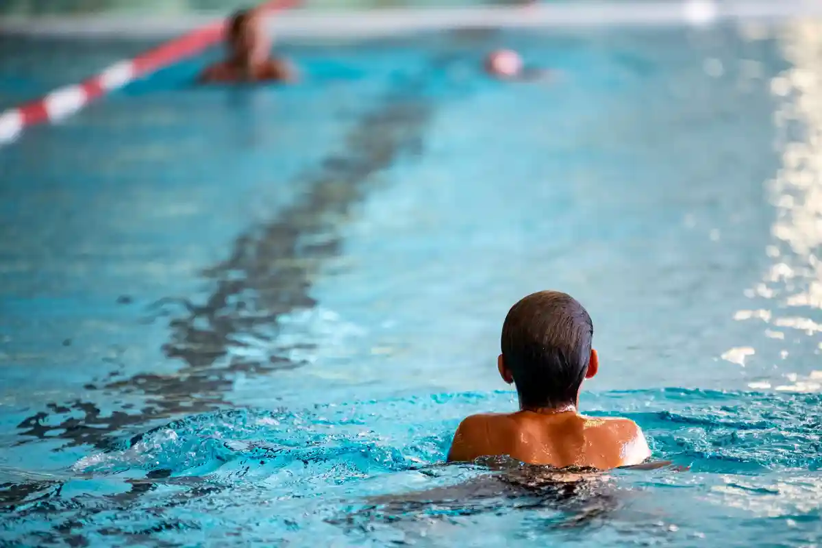 Снижается число не плавающих детей в Берлине