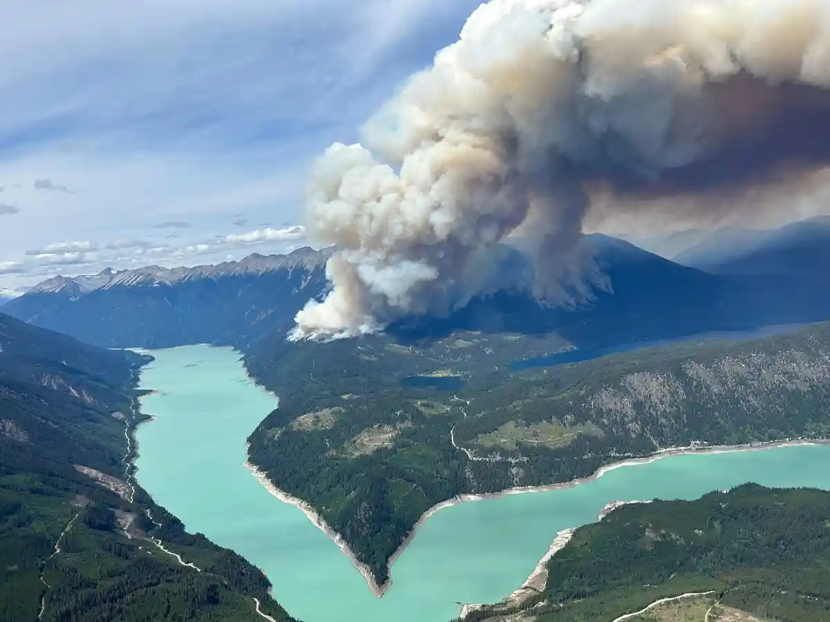 Лесные пожары в Канаде: ситуация обостряется