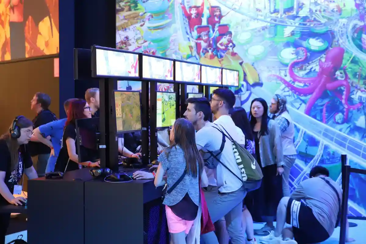 На выставке Gamescom было зарегистрировано около 320 000 посетителей