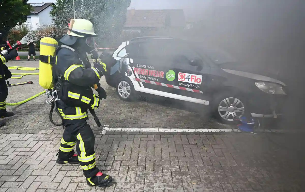 Обучение пожарной охраны работе с электронными автомобилями