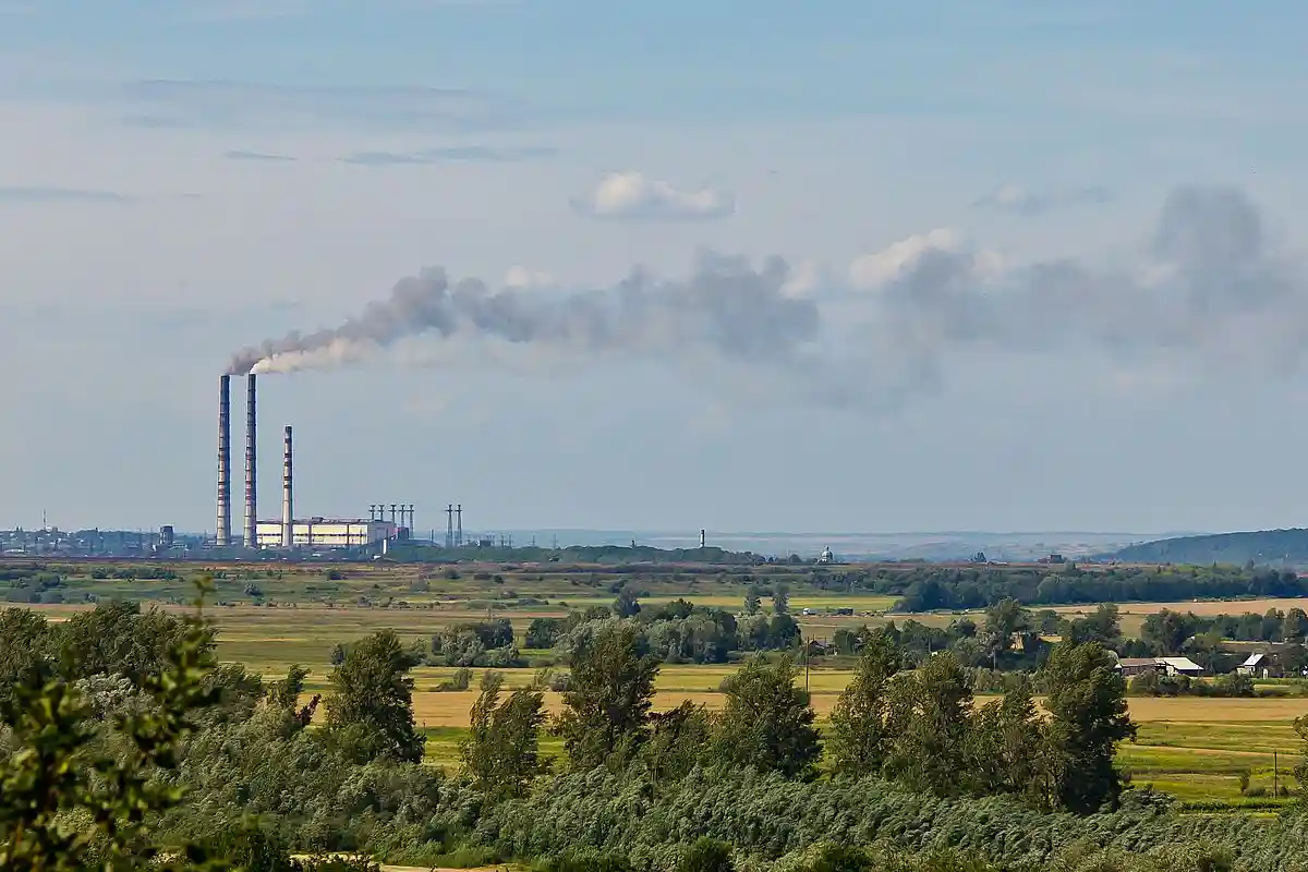 Загрязнение воздуха продолжает сокращать  продолжительность жизни. Фото: Raimond Spekking / commons.wikimedia.org