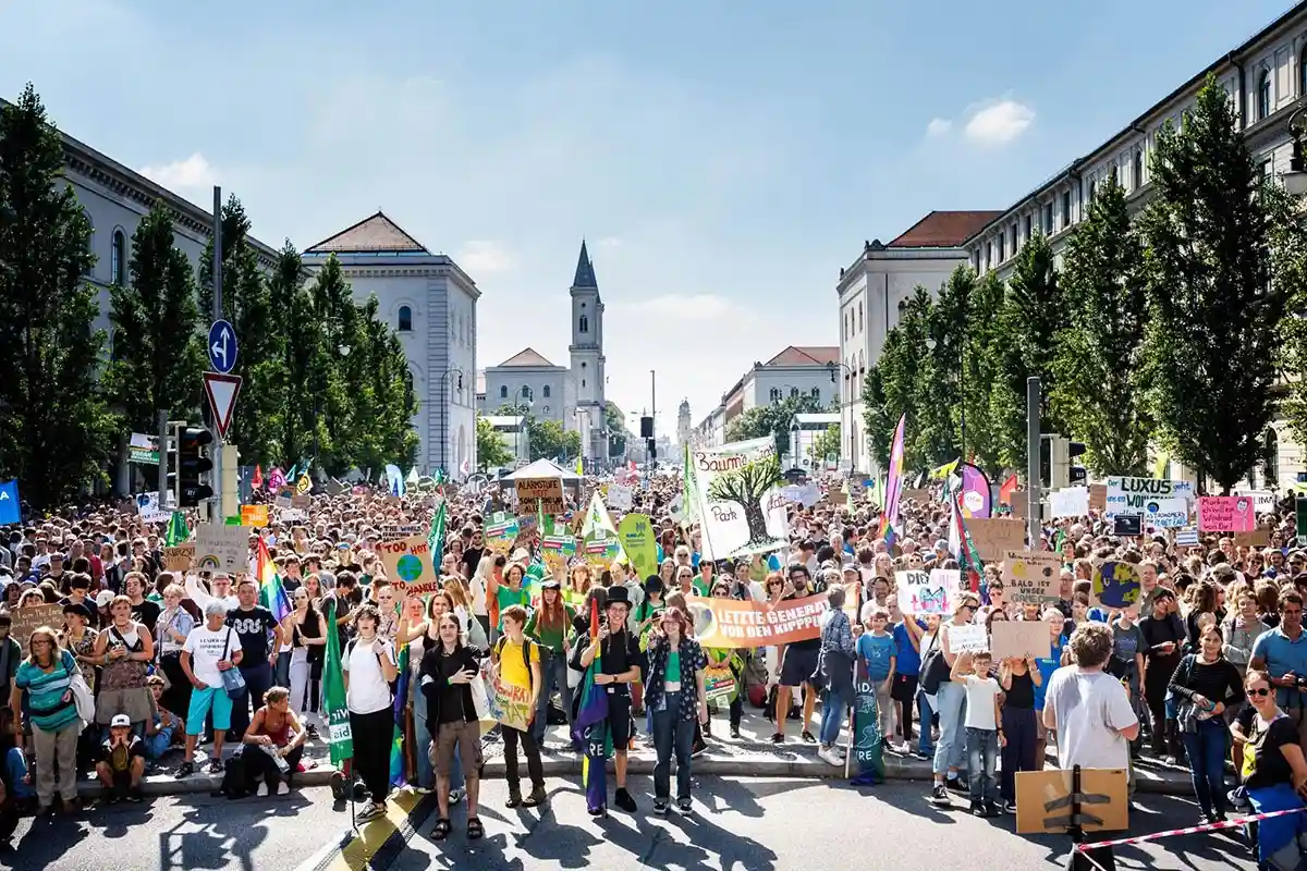 Акции протеста против изменения климата по всей Германии