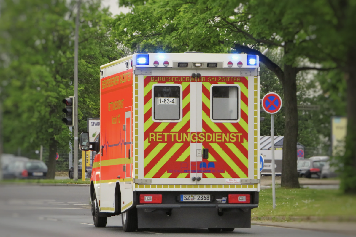 Спасатели помогли раненому велосипедисту в Ройтлингене