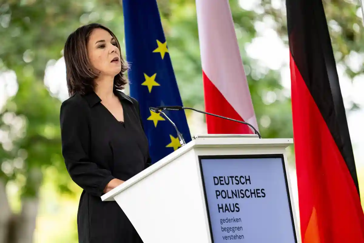 Бербок: "Безопасность Польши - это безопасность Германии"