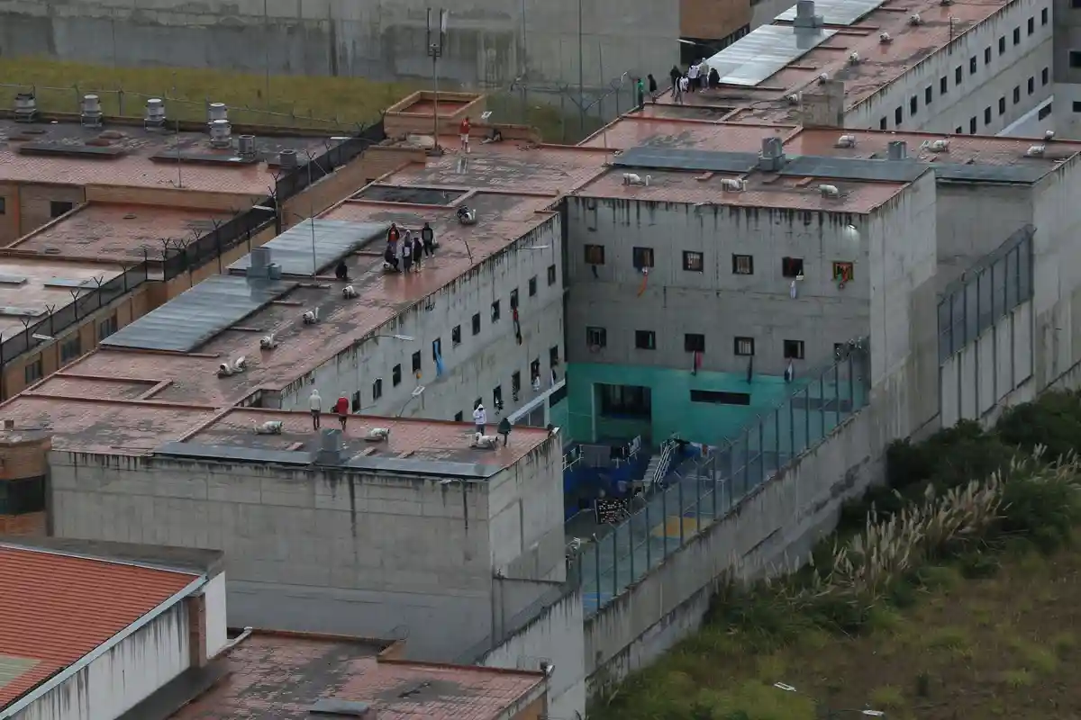 Бунт в тюрьмах Эквадора: заложники освобождены