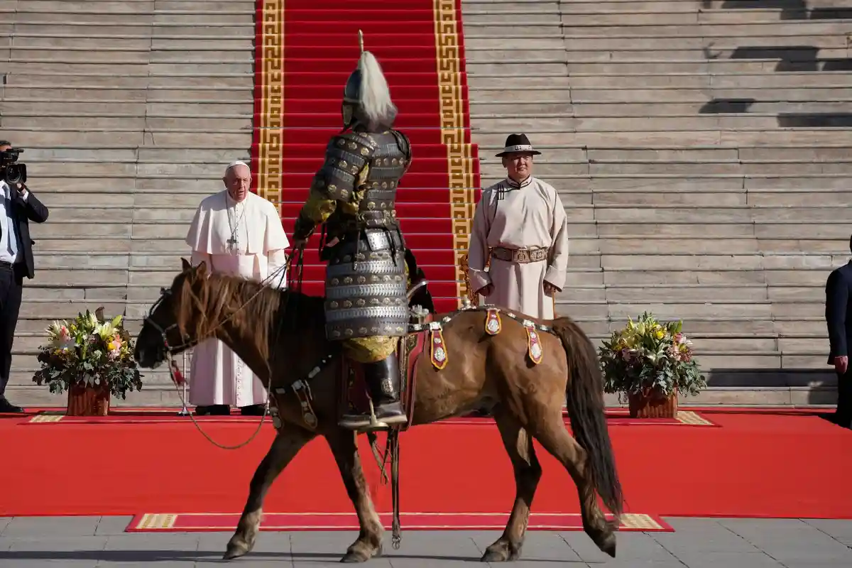 Папа Римский Франциск завершил визит в Монголию