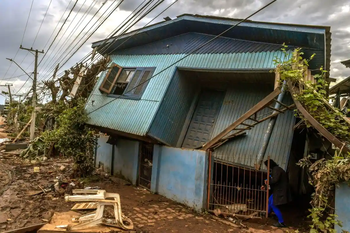 Ураганы в Бразилии унесли жизни 41 человека