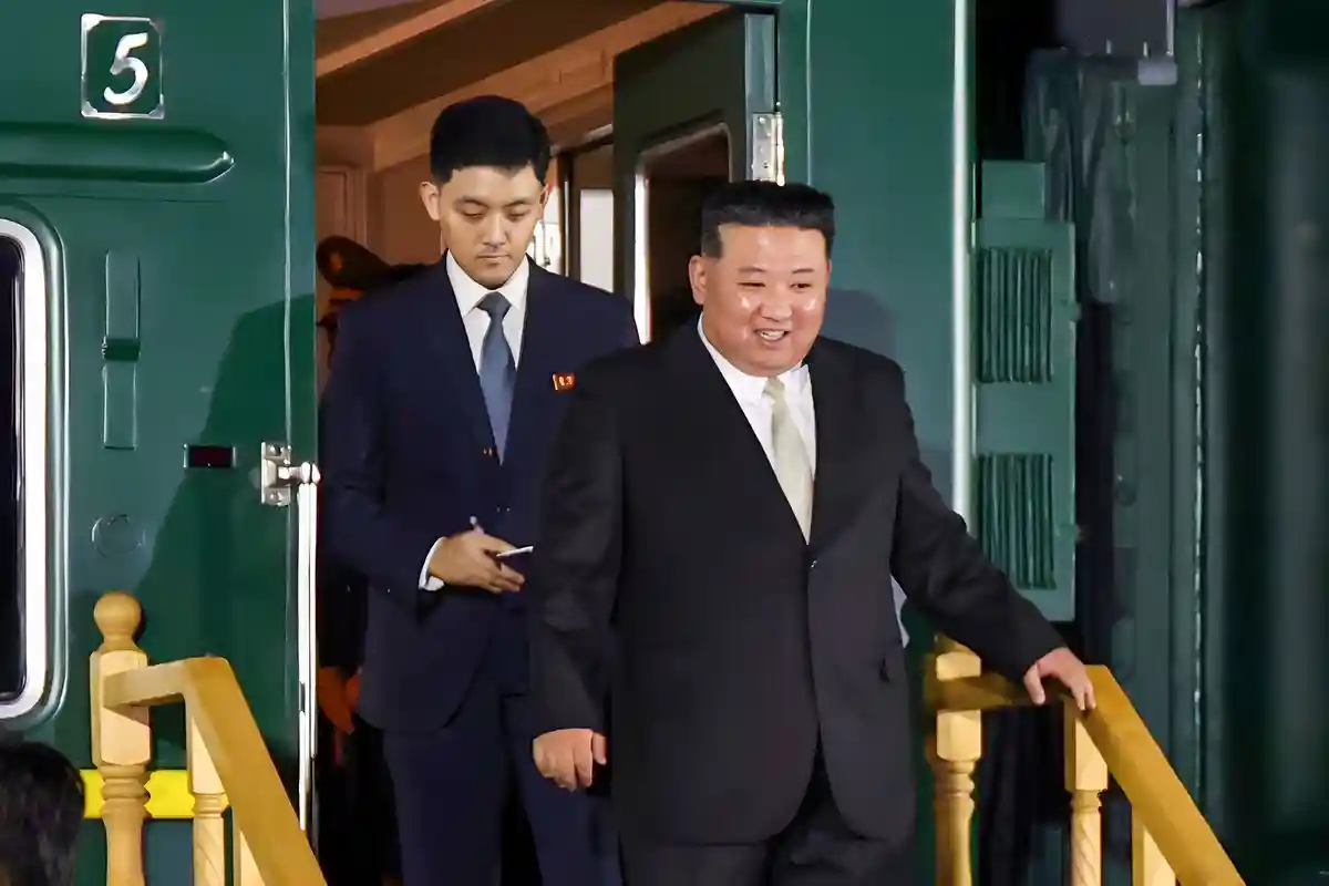 Ким Чен Ын прибыл на космодром Восточный