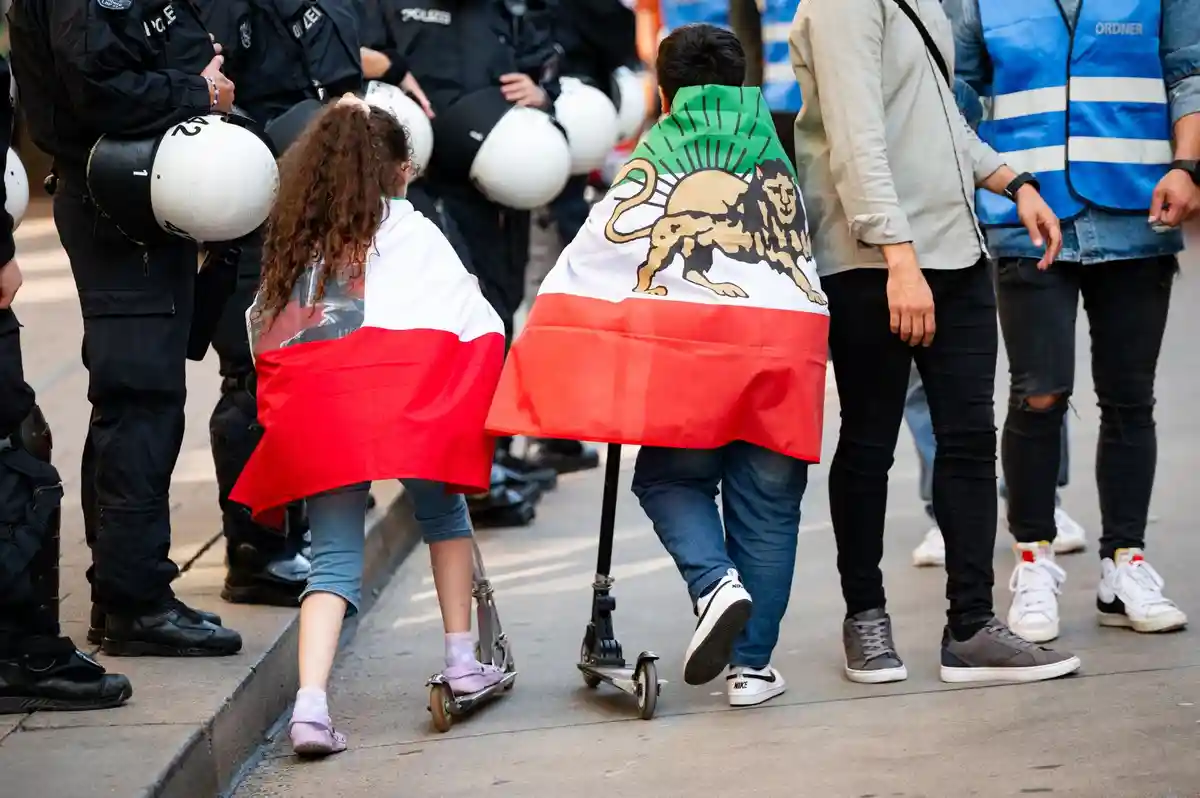 Первая годовщина гибели Амини : акции протеста в Германии