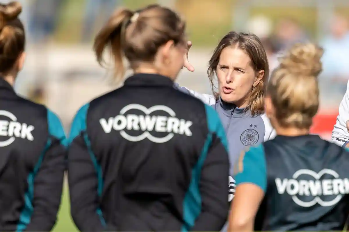 Женская сборная по футболу намерена прорваться в Париж