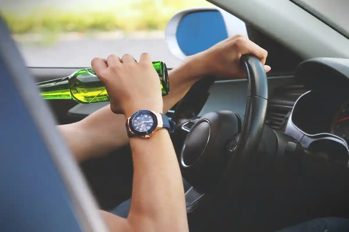 Чехия увеличивает штрафы для водителей, которые находятся за рулем в алкогольном опьянении. Фото: energepic.com / pexels.com