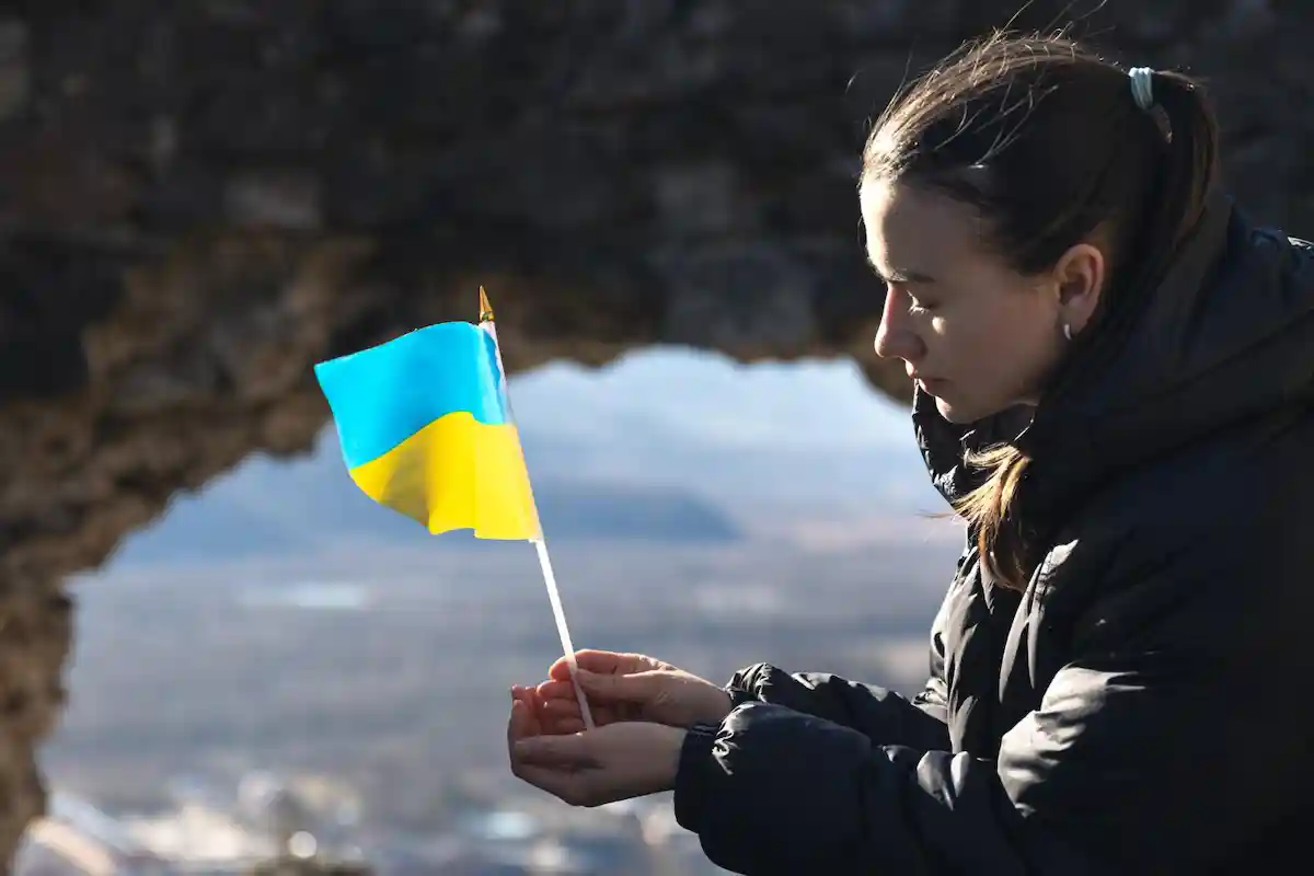 Девочка с флагом - своеобразный символ Украины. Фото: Designed by Freepik / freepik.com