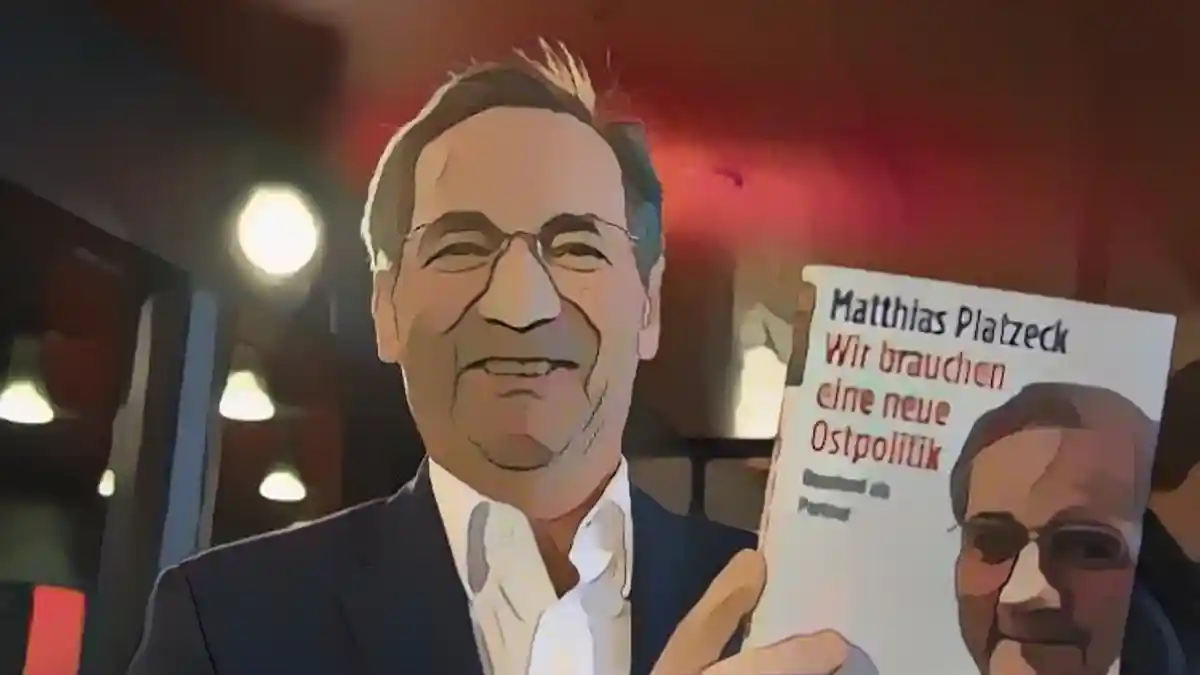 "Нам нужна новая Ostpolitik", - требовал Маттиас Платцек в своей книге в 2020 году.:"Нам нужна новая Ostpolitik", - требовал Маттиас Платцек в своей книге в 2020 году.