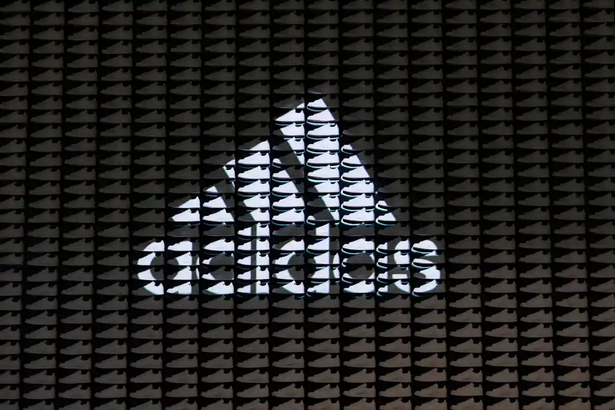 Adidas повысил прогноз на текущий год