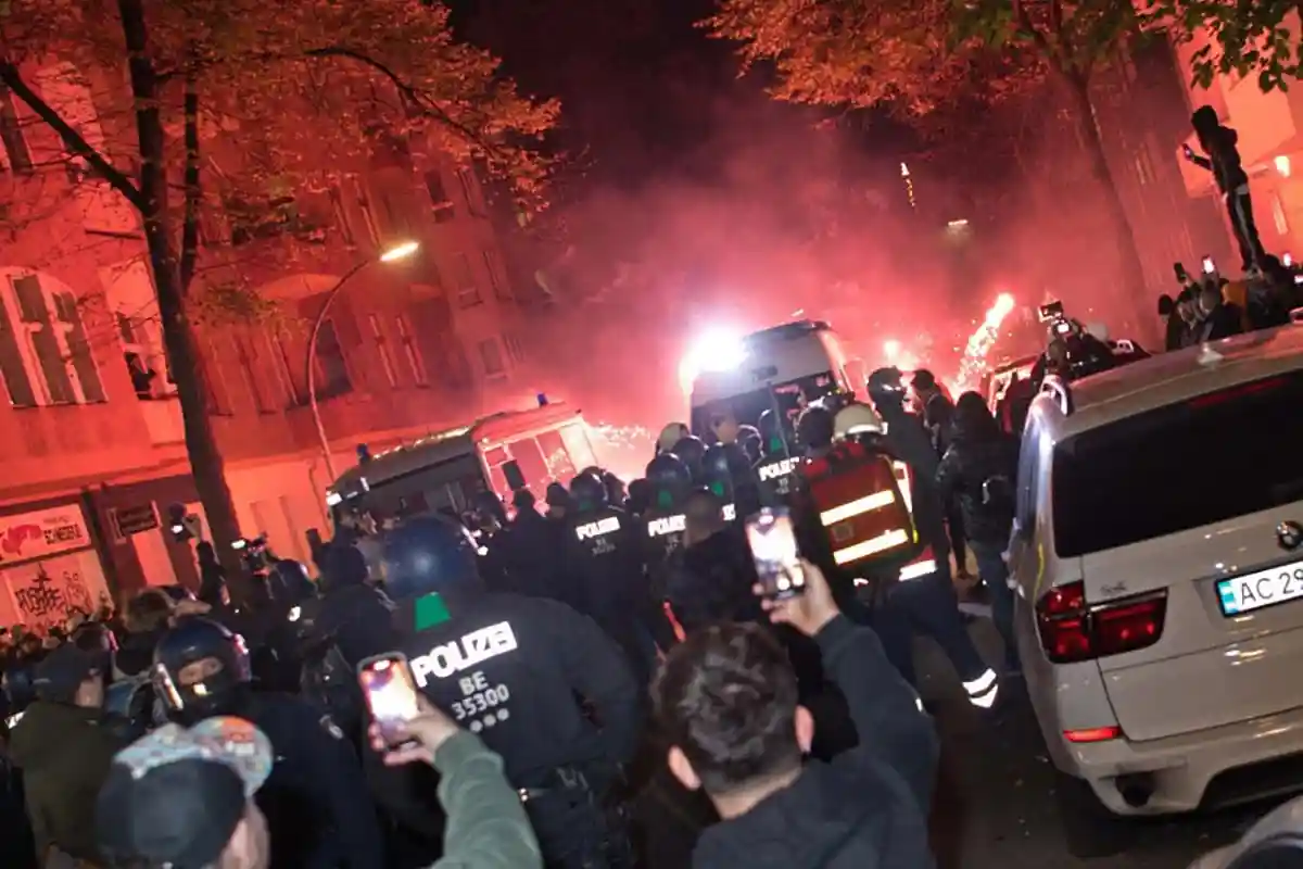 Более 65 раненых полицейских в ходе протестов в Берлине