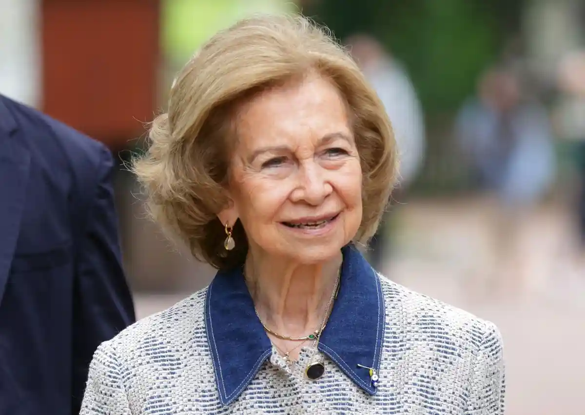 Бывшей королеве Испании Софии исполняется 85 лет:Бывшая королева Испании София посещает Мадридский зоопарк.