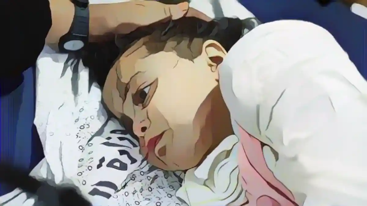 Четырехлетняя Фулла Аль-Лахам потеряла своих родителей и всех братьев и сестер в результате ракетного обстрела на юге сектора Газа.:Четырехлетняя Фулла Аль-Лахам потеряла своих родителей и всех братьев и сестер в результате ракетного обстрела на юге сектора Газа.