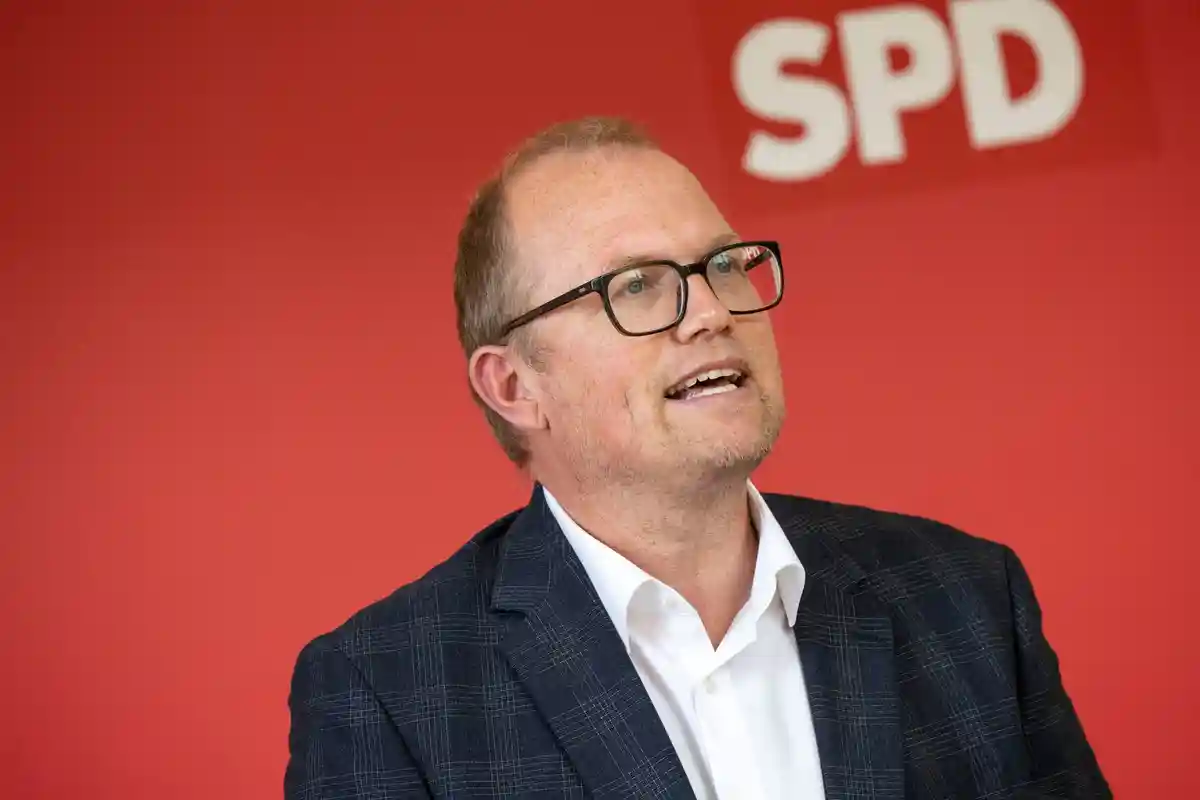 Член парламента от СДПГ Отт:Йохен Отт выступает с заявлением в парламенте земли Северный Рейн-Вестфалия.