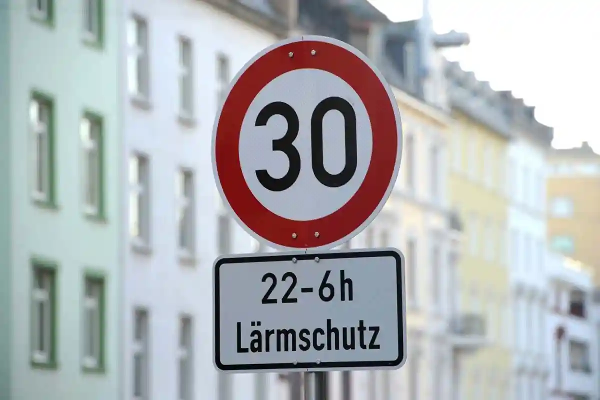 Где в Германии запрещены дизельные автомобили. Фото: picture alliance / dpa | Arne Dedert