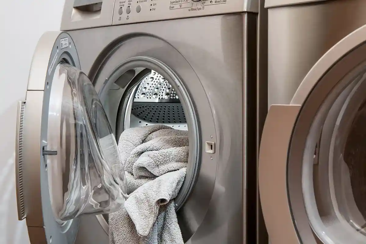 Wie man bei jeder Wäsche Geld sparen kann.  Foto: Steve Buissinne / Pixabay