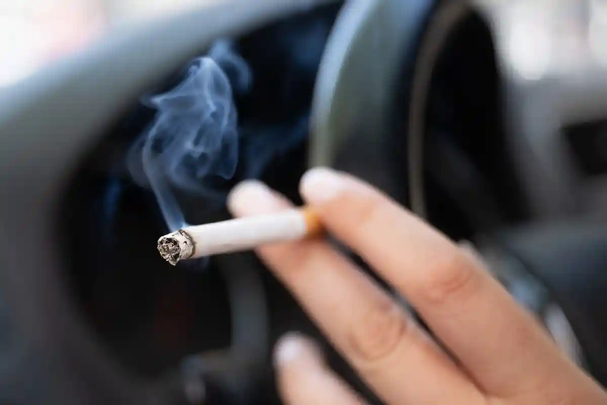 Курение в автомобиле