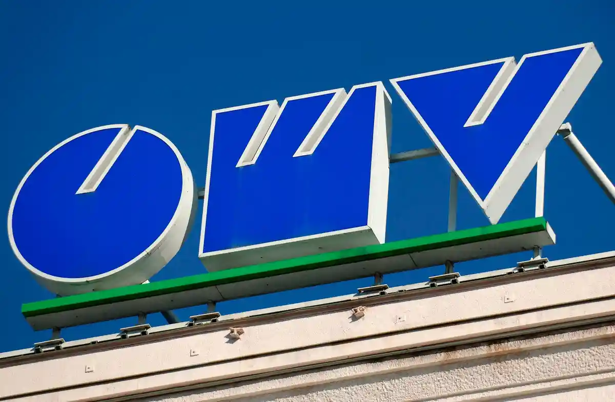 OMV:Вид логотипа австрийской энергетической компании OMV.