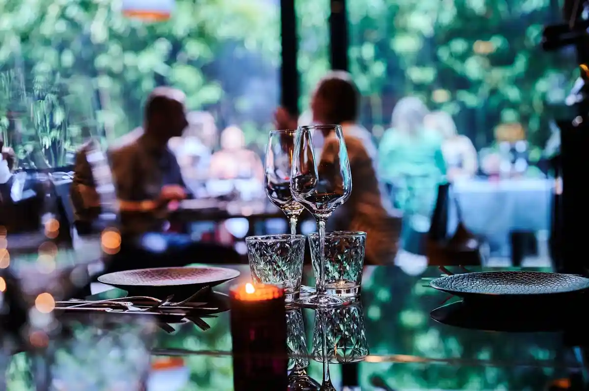 ХДС и AfD предложили сохранить налог 7% для ресторанов
