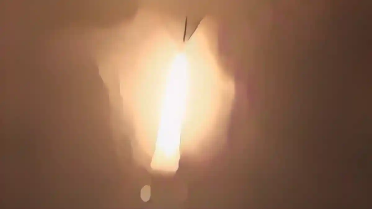 С российского космодрома Плесецк был произведен пуск баллистической межконтинентальной ракеты.:С российского космодрома Плесецк был произведен пуск баллистической межконтинентальной ракеты.