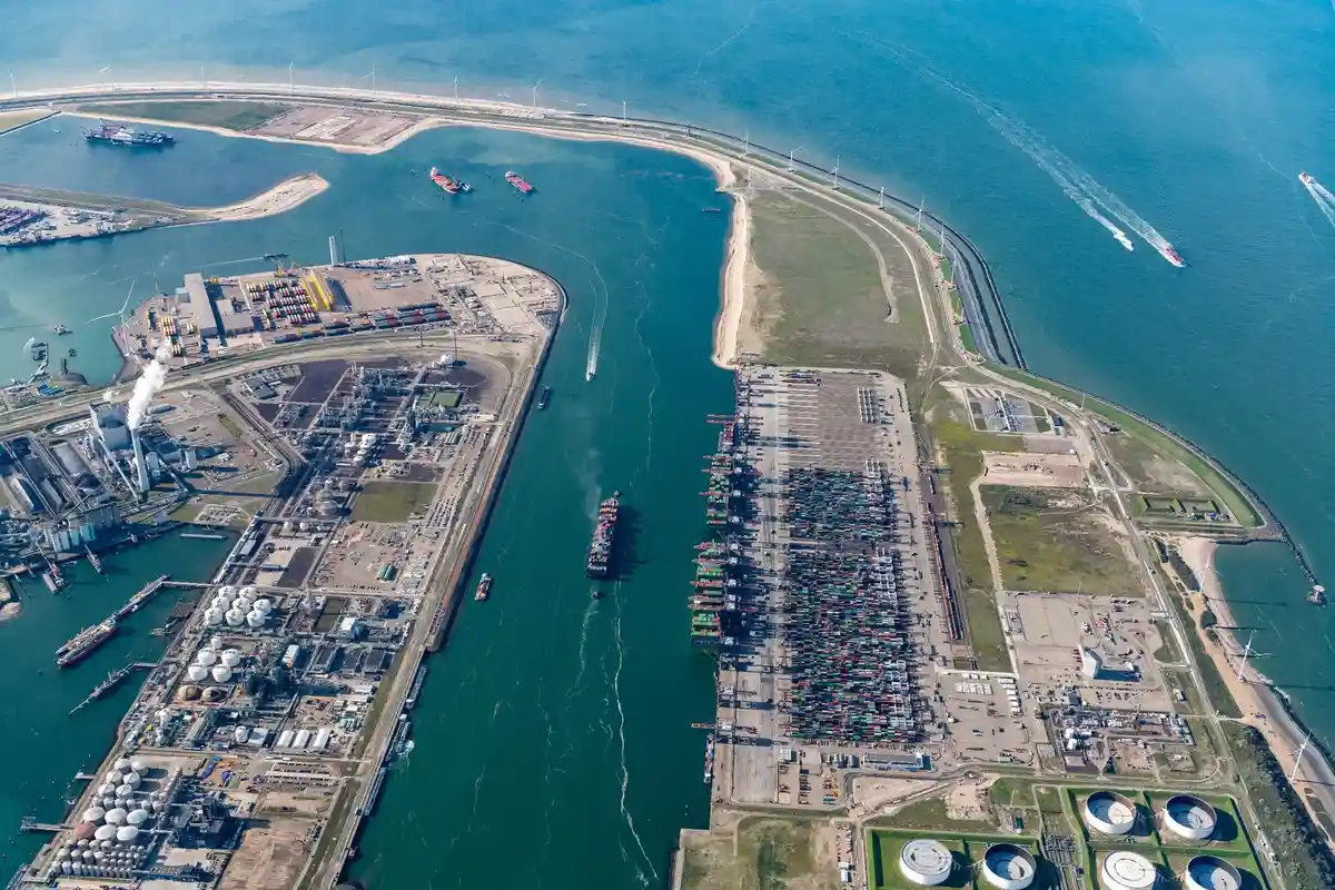 Стартовый сигнал для водородной сети:Обзор завода Yangtzekanaal Euromax в Нидерландах: Большая часть водорода будет поступать в порт Роттердама на судах.