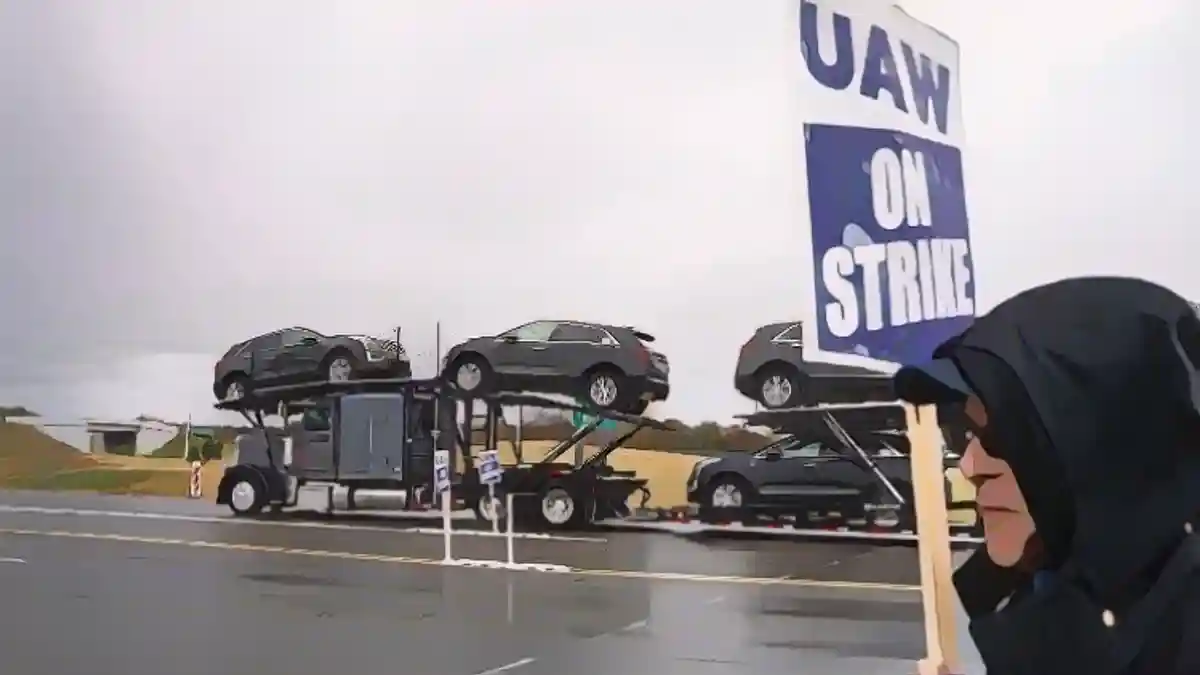 Забастовка рабочих автозаводов завершилась в США